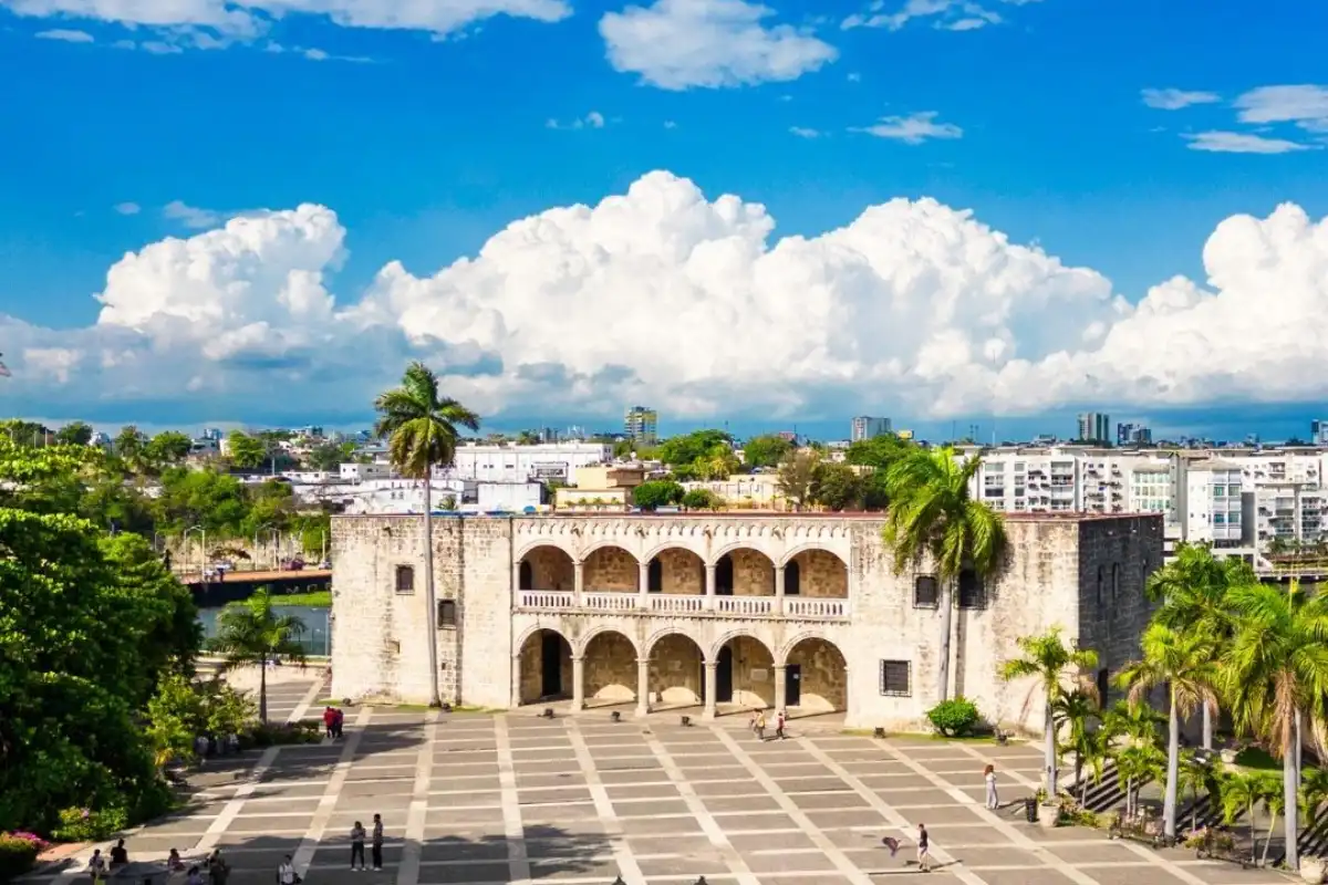 Lee más sobre el artículo Ciudad Colonial en Santo Domingo: tips para viajar al pasado con lujo