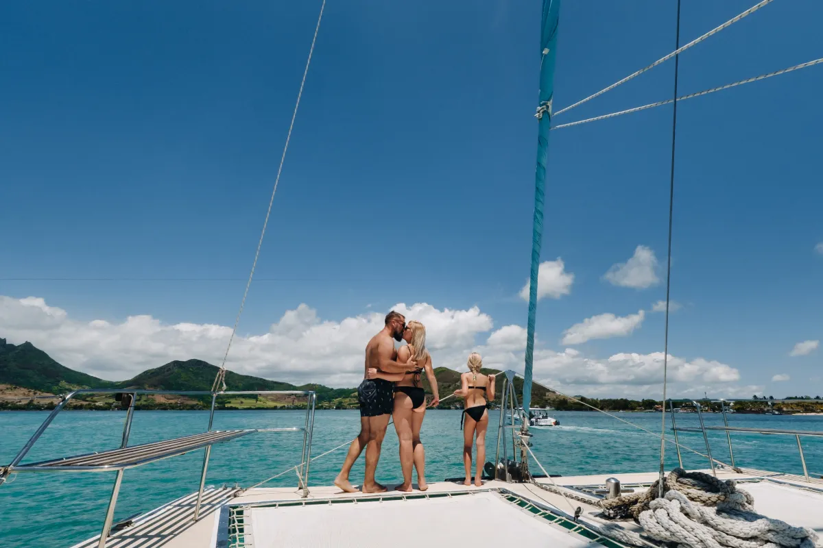 Paseo en catamarán en Punta Cana: la guía para navegar en el paraíso