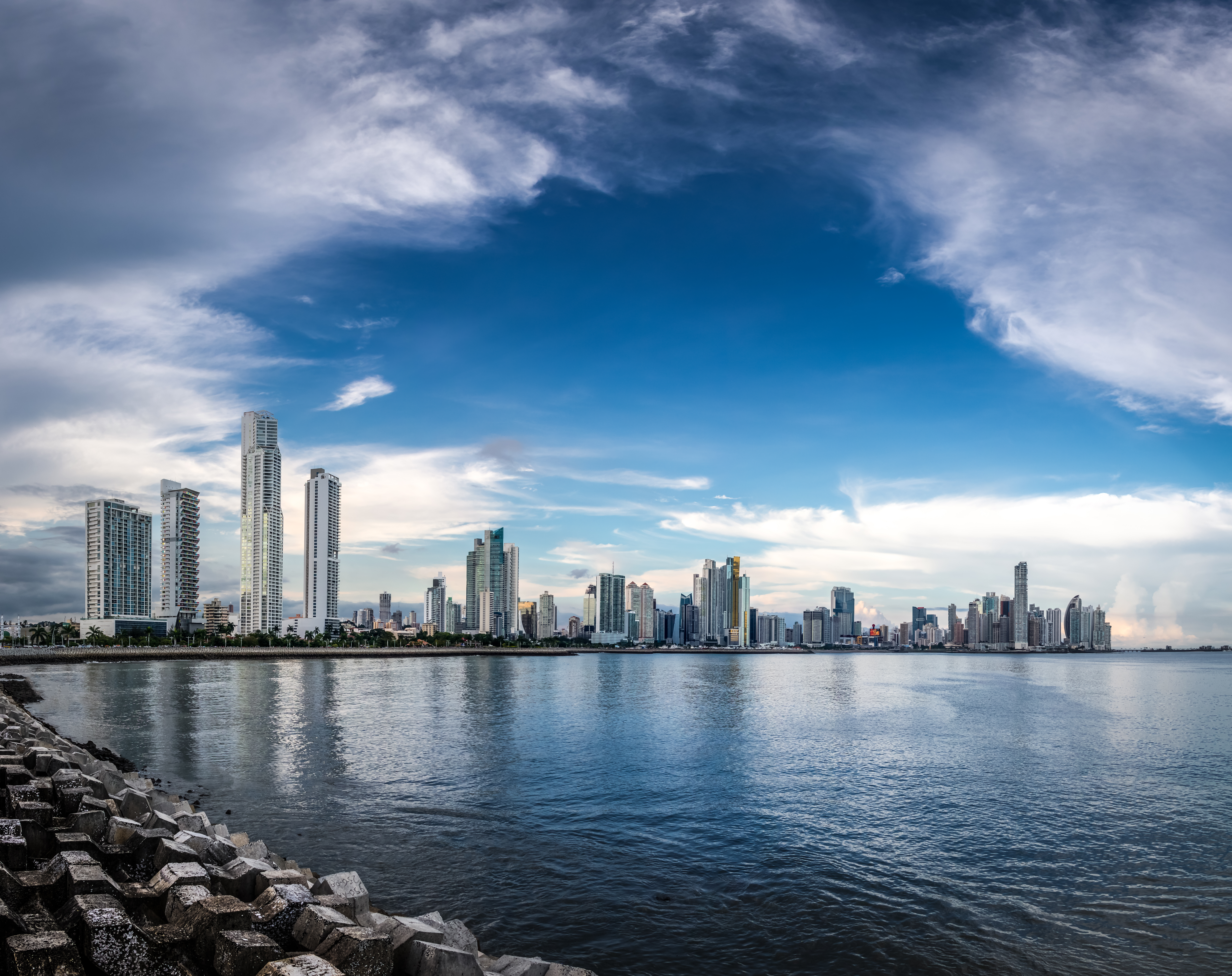 Lee más sobre el artículo ¿Cuánto cuesta un alquiler vacacional en Ciudad de Panamá por una semana?